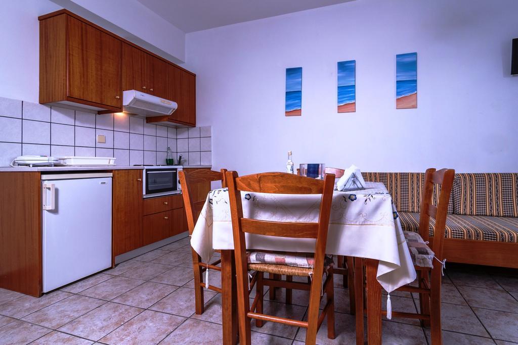 Roula Apartments Paleóchora Extérieur photo