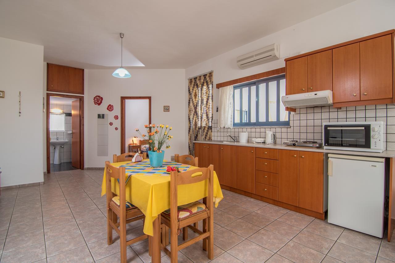 Roula Apartments Paleóchora Extérieur photo