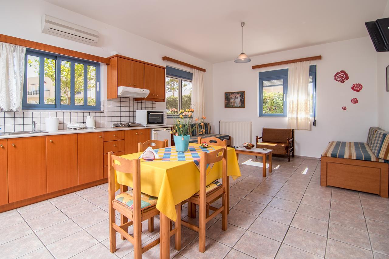 Roula Apartments Paleóchora Extérieur photo