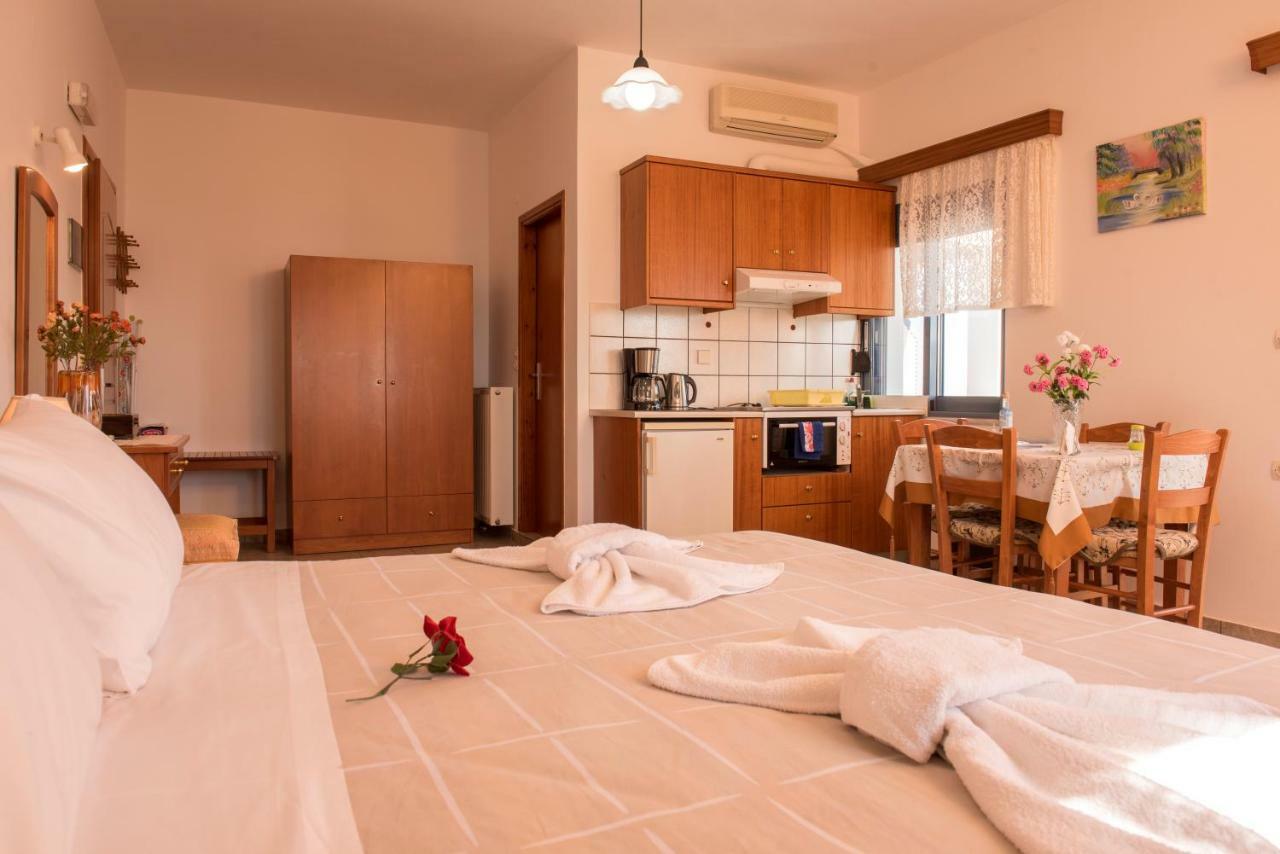 Roula Apartments Paleóchora Extérieur photo